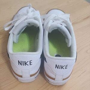 Nike womens shoes 8.5